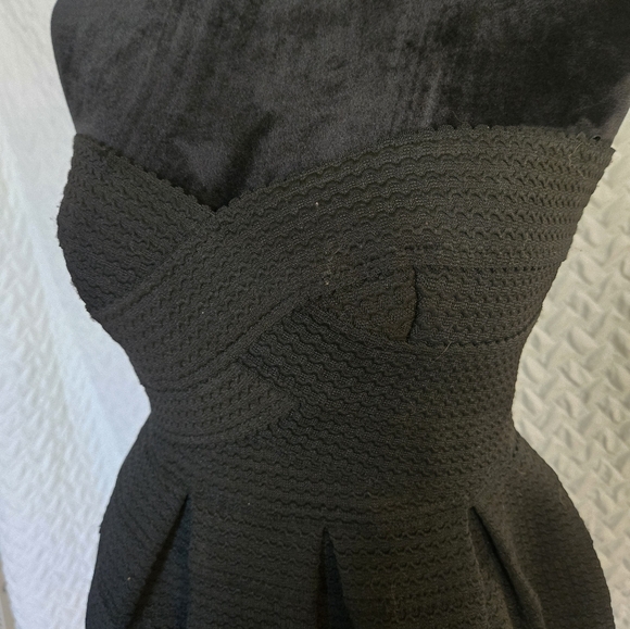 Sans Souci Strapless Black Dress XSmall - Picture 2 of 4